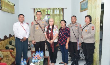 Wujud-Kepedulian,-Wakapolda-NTT-Kunjungi-Anggota-yang-Menderita-Sakit-Menahun