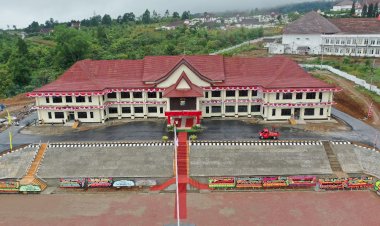 Resmikan-Rumah-Sakit-dan-Polres-Tapsel,-Kapolri-Tegaskan-Beri-Pelayanan-Terbaik