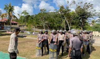 Jelang-Pesta-Demokrasi-Pemilu-2024,-Personel-Polres-Rote-Ndao-Intensif-Latihan-Dalmas