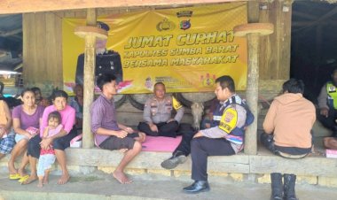 Jumat-Curhat---Sambangi-Warga,-Kasat-Binmas-Jalin-Silaturahmi