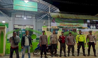 Jelang-Perayaan-Hari-Raya-Idul-Fitri-1444-H,-Polres-Sumba-Barat-Lakukan-Pengamanan-Dan-Patroli-Malam-Di-Sejumlah-Masjid