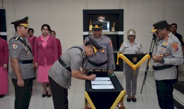 Kapolda-NTT-Pimpin-Sertijab-Irwasda,-Dirkrimsus-dan-Lima-Kapolres-Jajaran-di-Lingkungan-Polda