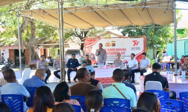 Giat-Jumat-Curhat:-Masyarakat-Kelurahan-Solor-Sambut-Hangat-Ajang-Silaturahmi-dengan-Irwasda-Polda-NTT