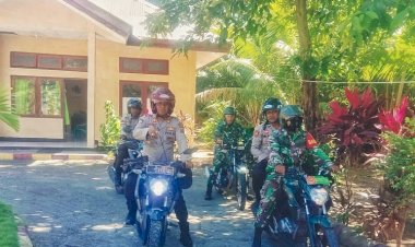 Wujud-Sinergi-TNI-POLRI:-Patroli-Gabungan-Polsek-Alor-Timur-Laut-dan-Posramil-Alor-Timur-Laut