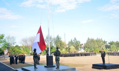 Penuh-Semangat,-Polda-NTT-Gelar-Upacara-Bendera-Memperingati-Kemerdekaan-RI-ke-78