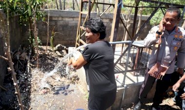 Beri-Pasokan-Air-Kepada-80-KK,-Kapolresta-Kupang-Kota-Resmikan-Proyek-Sumur-Bor-di-Kelurahan-Naimata