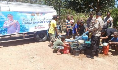 Polres-TTS-Salaurkan-Air-Bersih-untuk-Masyarakat-di-Tengah-Musim-Kemarau