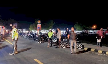 TNI-Polri-Bersatu-dalam-Patroli-Besar-Menjelang-Pemilu-2024-di-Polres-Ende