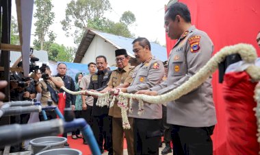 Berpusat-di-Desa-Balau-Banjar,-Wakapolri-dan-Kapolda-Kalsel-Resmikan-7-Sumur-Bor