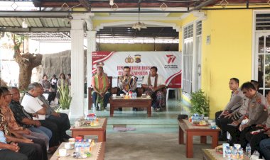 Dialog-Karolog-Polda-NTT-dengan-Warga-Lasiana-dan-Oesapa,-Kota-Kupang:-Meningkatkan-Keamanan-Bersama