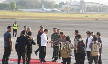 Kapolri-dan-Panglima-Sambut-Kedatangan-Presiden-Untuk-KTT-AIS-Forum