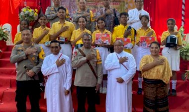 Inspirasi-dan-Motivasi:-Kunjungan-Kapolda-NTT-ke-SMAK-Syuradikara-Ende