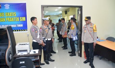 Tinjau-Pelayanan-Publik-di-Polres-Sumba-Timur,-Kapolda-NTT-Ingatkan-Terus-Berikatan-Pelayanan-Terbaik