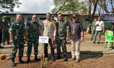 Kapolda-NTT-dan-Pa-Sahli-KASAD-Tanam-Pohon-Cendana:-Kebanggaan-dan-Komitmen-untuk-NTT-Hijau