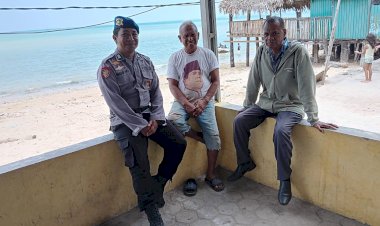 Subsatgas-Polairud-Lakukan-Patroli-dan-Imbauan-Kamtibmas-di-Pesisir-Pantai-Oesapa,-Kota-Kupang