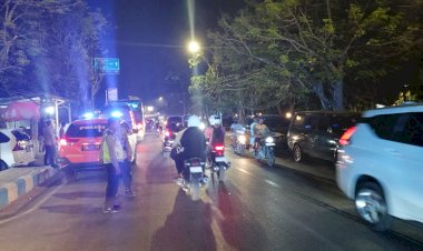 Upaya-Jaga-Kamtibmas-di-Malam-Hari,-Tim-Gabungan-OMB-Lakukan-Patroli-Dialogis-Cipta-Kondisi-di-Taman-Generasi-Penerus-Walikota