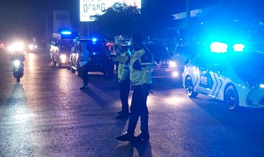 Tim-Gabungan-OMB-Turangga-Gelar-Patroli-Cipkon-Jelang-Pemilu-di-Seputaran-Oebufu,-Beri-Imbau-dan-Kelancaran-Lalin