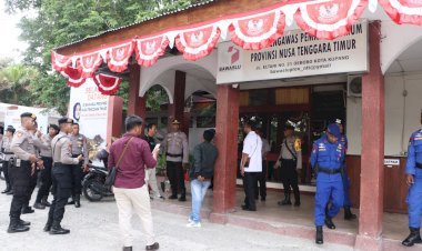 Personel-Operasi-Mantap-Brata-Turangga-Awasi-Kota-Kupang-dengan-Menggelar-Kegiatan-Patroli