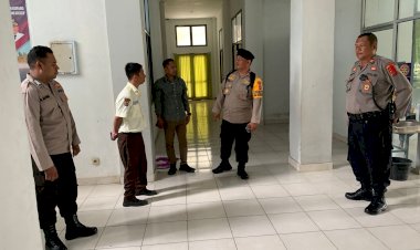 Satgas-Preventif-Melakukan-Sterilisasi-di-Kantor-KPU-dan-Bawaslu-Kabupaten-Kupang