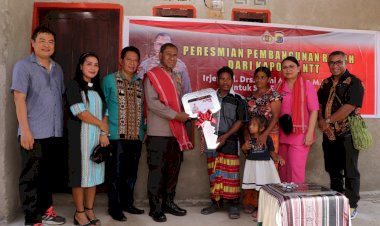 Membangun-Harapan:-Kapolda-NTT-Meresmikan-Rumah-Bantuan-di-Desa-Pariti