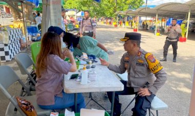 Polres-Kupang-dan-PT.-Jasa-Raharja-Cabang-Kupang-Gelar-Pengobatan-Gratis-untuk-Penumpang-Mudik-Nataru-2023-2024