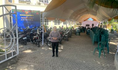 Beri-Rasa-Aman,-Personel-Polda-NTT-Amankan-Ibadah-Perjamuan-Kudus-di-Kota-Kupang