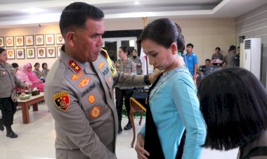 Sertijab-Ibu-Asuh-Polwan,-Kapolda-NTT-Minta-Integritas-dan-Profesionalisme-Polwan