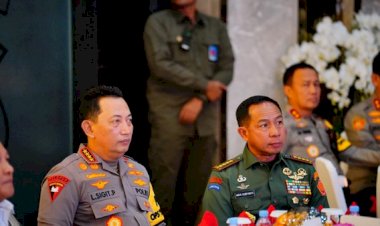 Panglima-TNI-Hadiri-Vicon-Bareng-Kapolri-Pantau-Pengamanan-Malam-Tahun-Baru