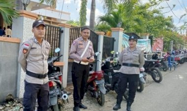 Personel-Gabungan-Polda-NTT-Pastikan-Keamanan-Ibadah-Awal-Tahun-2024-di-Kota-Kupang