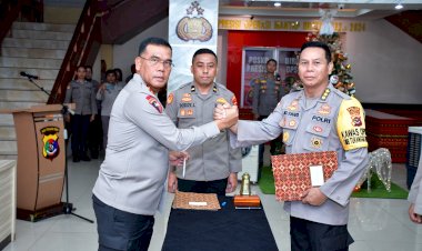 Kapolda-NTT-Pimpin-Penyerahan-DIPA-2024-dan-Pakta-Integritas:-Langkah-Proaktif-dalam-Membangun-Transparansi-dan-Kepercayaan