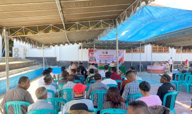 Polda-NTT-Gelar-Jumat-Curhat-Bersama-Masyarakat-di-Kelurahan-Nunbaun-Sabu,-Kota-Kupang