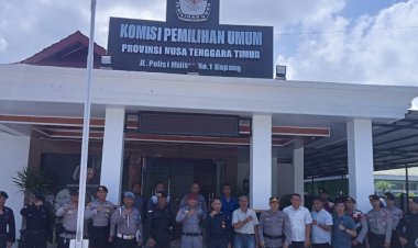 Personel-Kompi-I-Satgas-OMB-Turangga-Jaga-Keamanan-Pemilu-2024-Dengan-Patroli-Cipkon