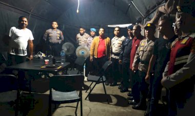 Personel-Kompi-I-Satgas-OMB-Turangga-Giatkan-Patroli-dan-Imbau-Kamtibmas-Demi-Kesuksesan-Pemilu-2024-di-NTT