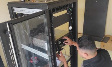 Personel-TIK-Polda-NTT-Optimalkan-Infrastruktur-Komunikasi-dalam-Mendukung-Penanggulangan-Erupsi-Gunung-Ile-Lewotobi