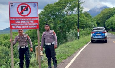Polres-Flores-Timur-Imbau-Pengguna-Jalan-di-Ruas-Larantuka-Maumere:-Antisipasi-Bahaya-Awan-Panas