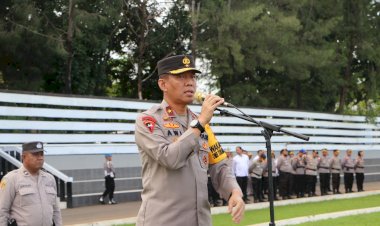 Wakapolda-NTT-Tekankan-Kedisiplinan-Personel-dalam-Apel-Gabungan