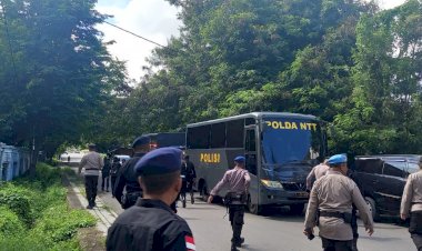 Satgas-Ops-Mantap-Brata-Turangga-Gelar-Patroli-Cipta-Kondisi-di-Kota-Kupang-Menjelang-Pemilu-2024