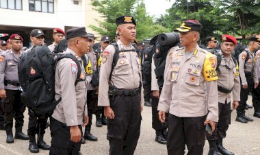 Pelepasan-147-Personel-BKO-Polres-Jajaran-Daratan-Timor-oleh-Karoops-Polda-NTT:-Jaga-Keamanan-dan-Profesionalisme-dalam-Pemilu-2024