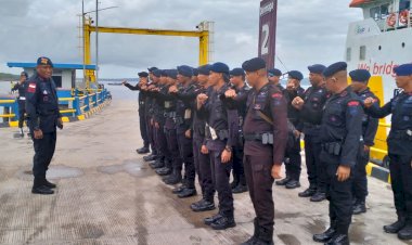 Personel-Satgas-Tindak-Satbrimobda-NTT-Siap-BKO-di-Polres-Rote-Ndao:-Menjunjung-Profesionalisme-dan-Disiplin