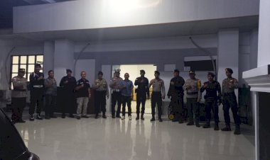 Terus-Jaga-Kamtibmas-yang-Kondusif,-Personel-Gabungan-Operasi-Mantap-Brata-Turangga-Rutin-Lakukan-Patroli-Cipkon-di-Kota-Kupang
