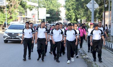 Kapolda-NTT-Irjen-Pol.-Daniel-Tahi-Monang-Silitonga-Pimpin-Kegiatan-Olahraga-Bersama-Anggota-Polda-NTT