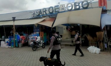 Anggota-Subsatgas-Satwa-Polda-NTT-Gelar-Patroli-Jelang-Hari-Raya-Paskah-di-Pasar-Oebobo,-Kota-Kupang
