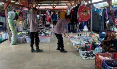 Polsek-Alor-Timur-Laksanakan-Patroli-dan-Amankan-Pasar-Maritaing