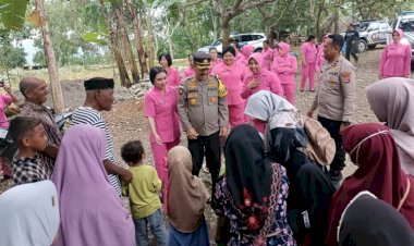 Giat-Ops--Indahnya-Berbagii-di-Tengah-Ramadhan-2024,-Kapolres-Belu-bersama-Ketua-Bhayangkari-Turun-Bagi-Takjil-untuk-Umat-Muslim-di-Tasifeto-Timur