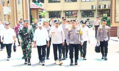 Pastikan-Keamanan-Arus-Balik-Lebaran,-Kapolri-Patroli-Udara-Jalur-Tol 