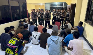 Tim-Patroli-Perintis-Ditsamapta-Polda-NTT--Berhasil-Menangkap-24-Orang-Pelaku-Sabung-Ayam