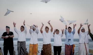 Delegasi-World-Water-Forum-ke-10-Terpukau-Balinese-Water-Purification-Ceremony