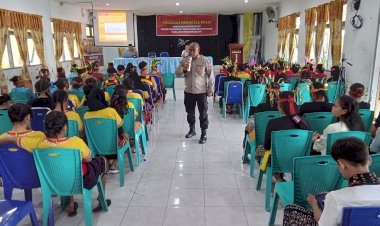 Ditbinmas-Polda-NTT-Sosialisasikan-Penanggulangan-Intoleransi,-Radikalisme,-dan-Terorisme-di-SMA-Negeri-5-Kota-Kupang