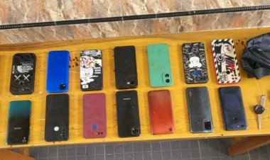 Polisi-Tangkap-Tiga-Pencuri-Elektronik-di-Labuan-Bajo,-16-Handphone-Disita