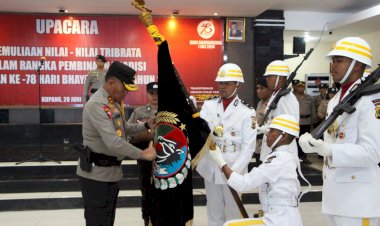 Kapolda-NTT-Pimpin-Upacara-Pemuliaan-Nilai-Nilai-Luhur-Tribrata-dalam-Peringatan-Hari-Bhayangkara-ke-78